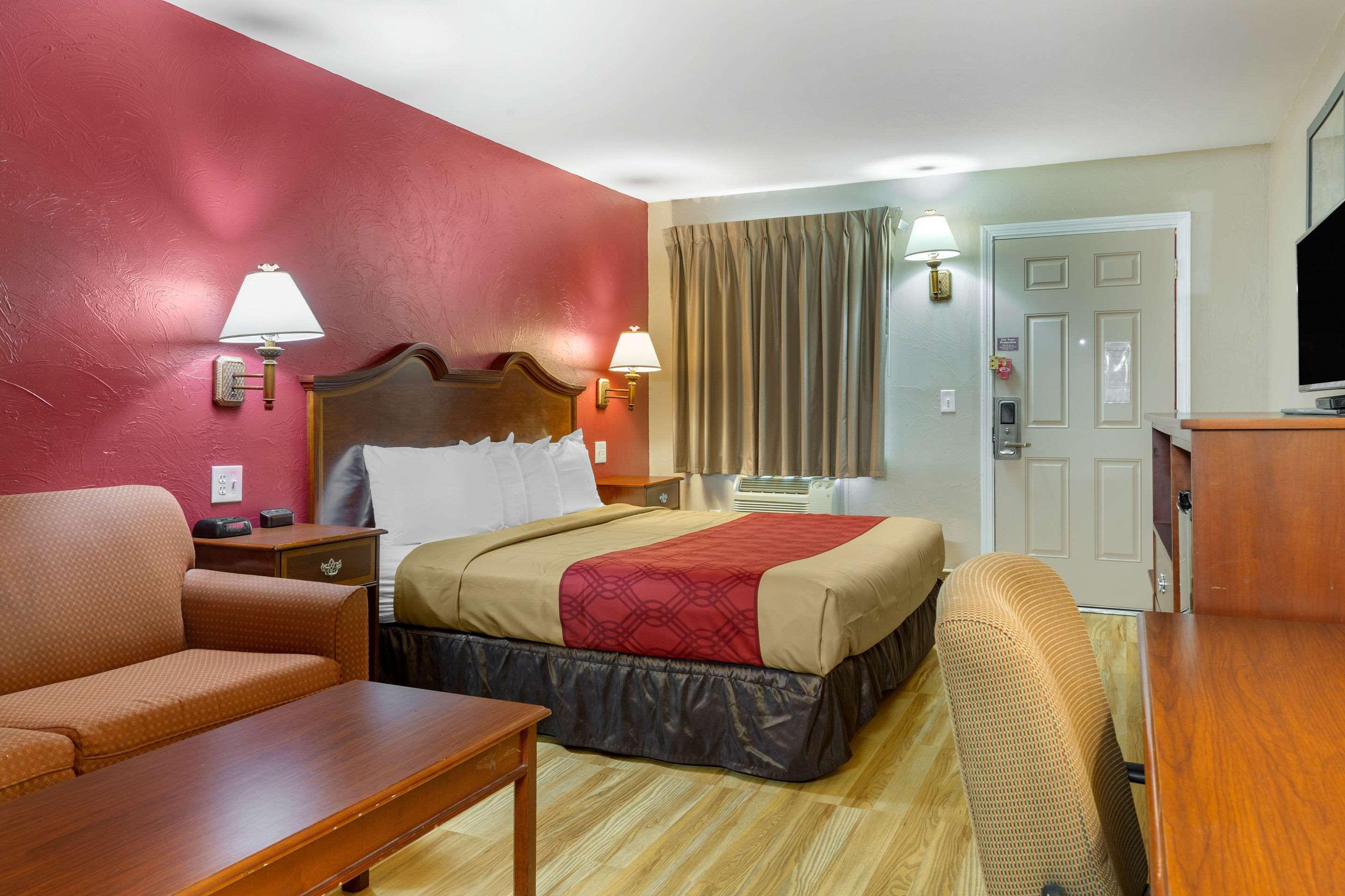 Econo Lodge Sturbridge Route 20 Exterior foto