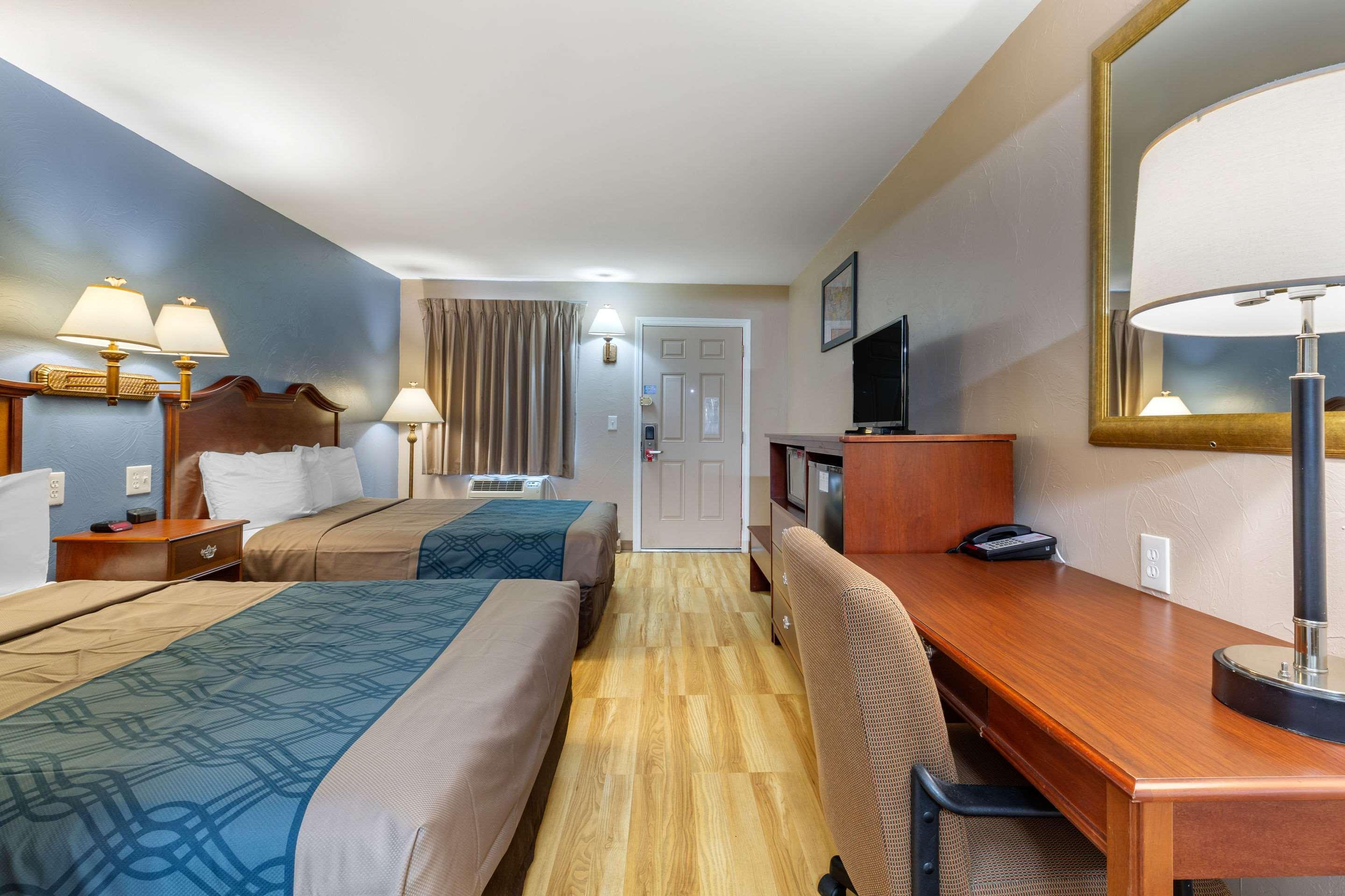 Econo Lodge Sturbridge Route 20 Exterior foto